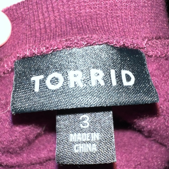 Torrid Lightning Star Relaxed Fit Split Neck Crop Foil Detail Sweater - Picture 7 of 14